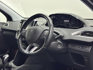 Peugeot 208 thumbnail