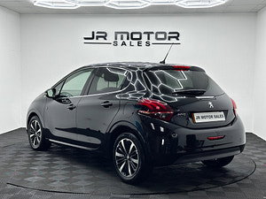 Peugeot 208 thumbnail