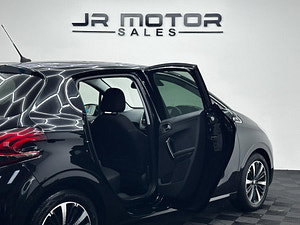 Peugeot 208 thumbnail