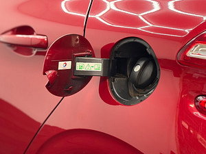 Peugeot 208 thumbnail