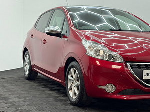 Peugeot 208 thumbnail