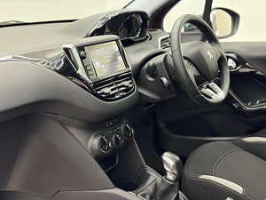 Peugeot 208 thumbnail