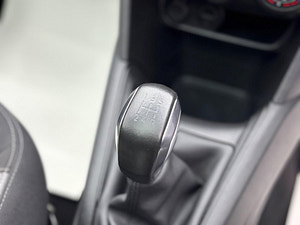 Peugeot 208 thumbnail