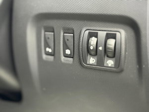 Renault Captur thumbnail