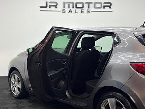 Renault Clio thumbnail