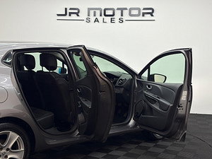 Renault Clio thumbnail