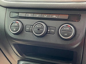 Volkswagen Tiguan thumbnail