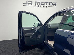 Volkswagen Tiguan thumbnail