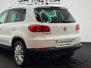 Volkswagen Tiguan thumbnail