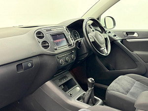 Volkswagen Tiguan thumbnail