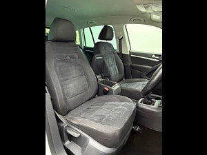 Volkswagen Tiguan thumbnail