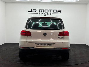 Volkswagen Tiguan thumbnail