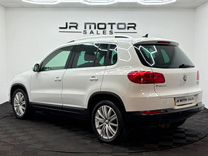 Volkswagen Tiguan thumbnail