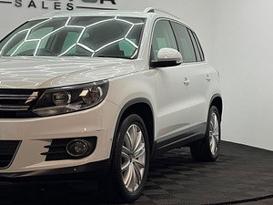 Volkswagen Tiguan thumbnail