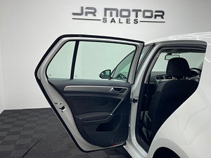 Volkswagen Golf thumbnail