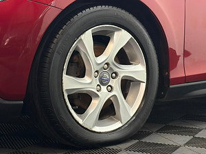 Volvo V40 Cross Country thumbnail