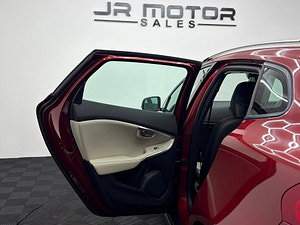 Volvo V40 Cross Country thumbnail