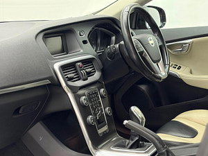 Volvo V40 Cross Country thumbnail