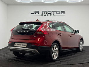 Volvo V40 Cross Country thumbnail