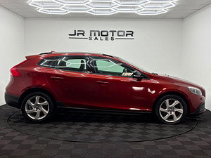 Volvo V40 Cross Country thumbnail