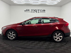 Volvo V40 Cross Country thumbnail