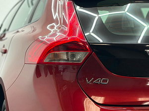 Volvo V40 Cross Country thumbnail