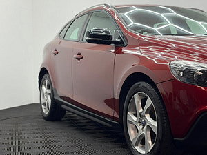 Volvo V40 Cross Country thumbnail