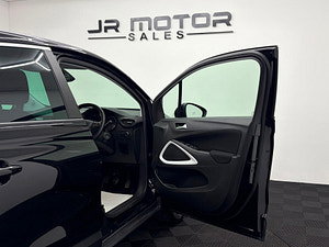 Vauxhall Crossland X thumbnail