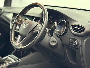 Vauxhall Crossland X thumbnail