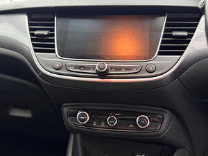 Vauxhall Crossland X thumbnail