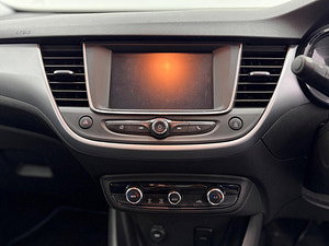 Vauxhall Crossland X thumbnail