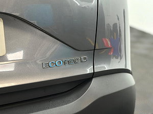 Vauxhall Crossland X thumbnail