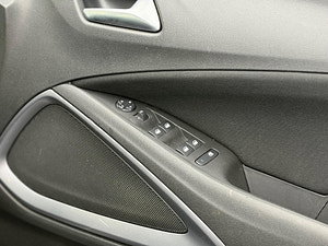 Vauxhall Crossland X thumbnail