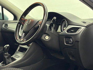 Vauxhall Astra thumbnail