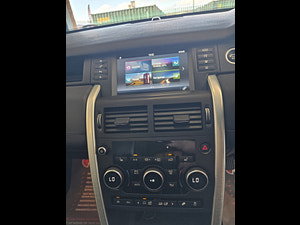 Land Rover Discovery Sport thumbnail