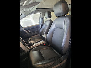 Land Rover Discovery Sport thumbnail