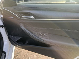 BMW 5 Series thumbnail