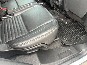 Land Rover Discovery Sport thumbnail