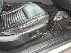 Land Rover Discovery Sport thumbnail