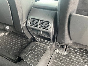 Land Rover Discovery Sport thumbnail