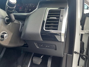 Land Rover Range Rover Sport thumbnail