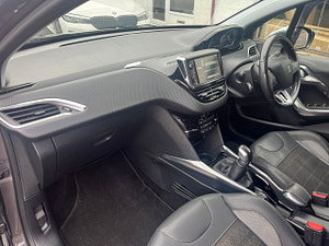 Peugeot 2008 thumbnail