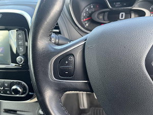 Renault Captur thumbnail