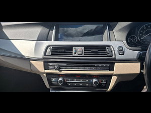 BMW 5 Series thumbnail