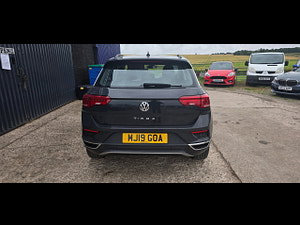 Volkswagen T-Roc thumbnail