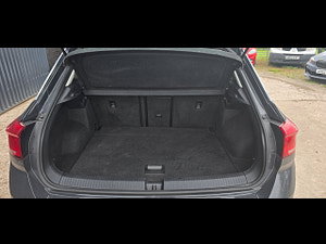 Volkswagen T-Roc thumbnail