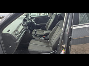 Volkswagen T-Roc thumbnail