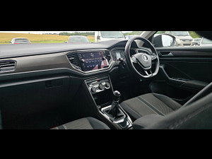 Volkswagen T-Roc thumbnail