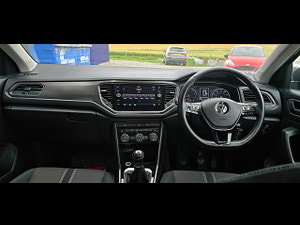 Volkswagen T-Roc thumbnail
