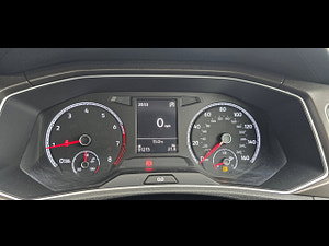 Volkswagen T-Roc thumbnail